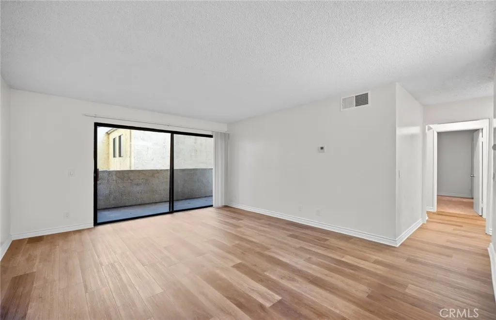 600 W 3rd Street B107, Santa Ana, California 92701 — photo 4