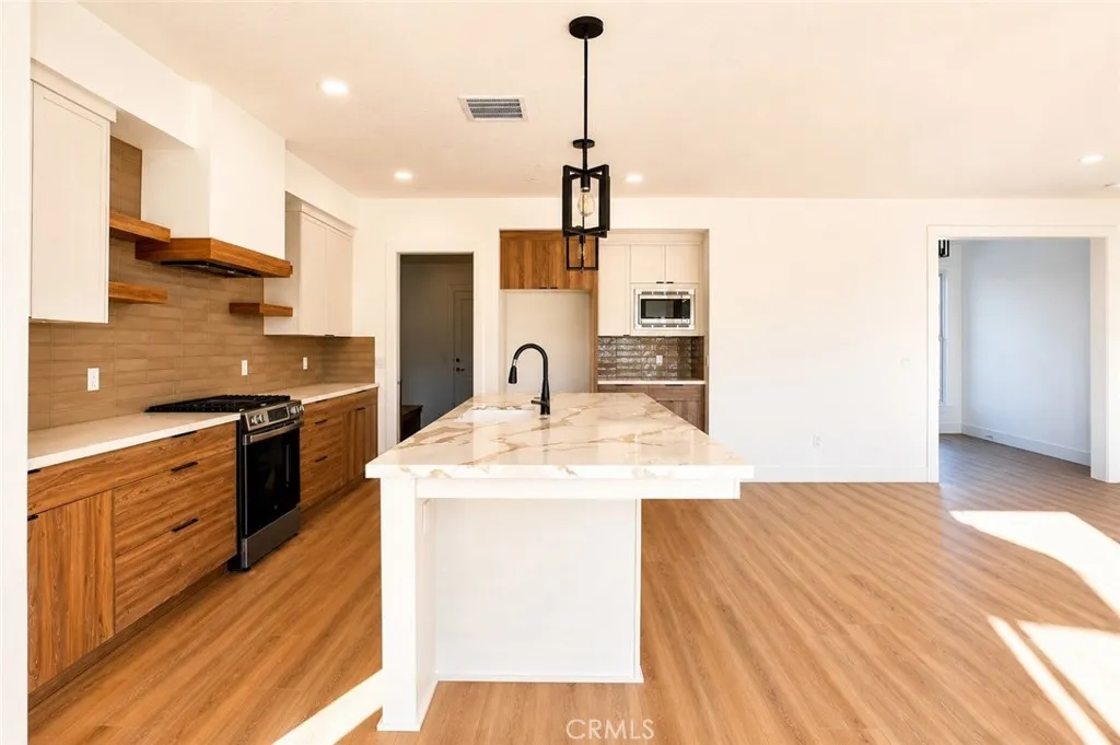 9012 Monte Vista, Phelan, California 92371 — photo 5