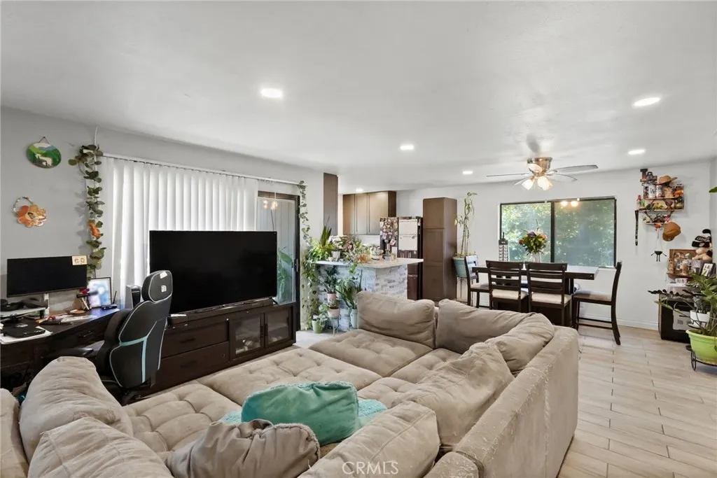 12454 Ralston 6, Sylmar, California 91342 — photo 4