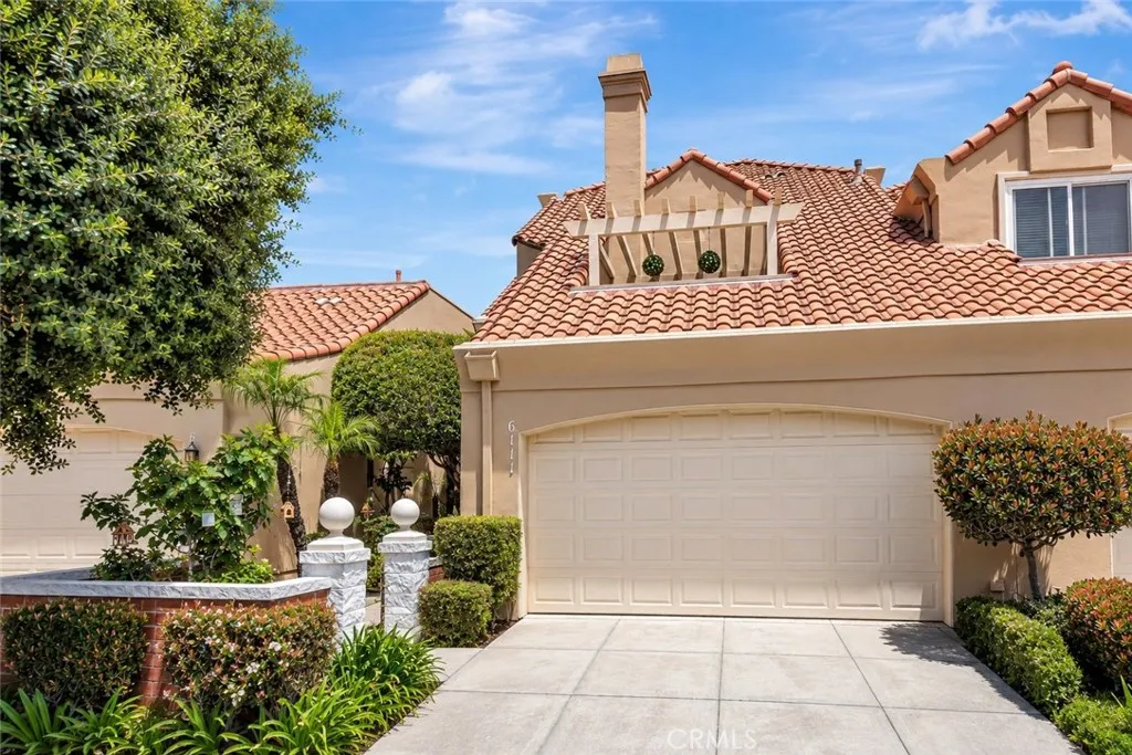 6111 Greenbrier Dr