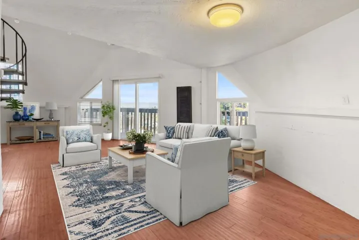 https://zimg.paragon.ice.com/ParagonImages/Property/PA/SDMLS/-527870/2/533/400/93f9e1aba55fa850c823705c02cecbd0/3/e7f8a7c09a817ba9132cc56929f33a7e/-527870-8b031116-dc32-4244-9754-14d9d8000b4e.JPG