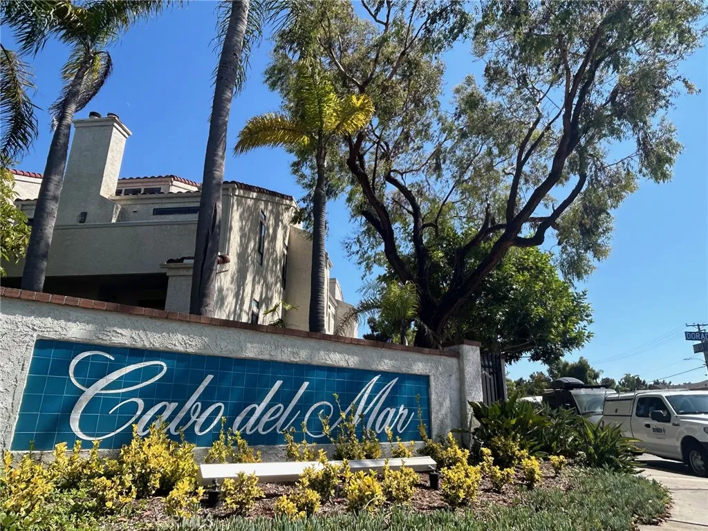 5071 Dorado Dr