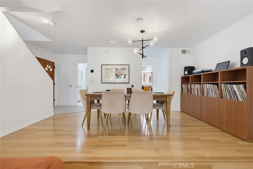 1850 Midvale Avenue 13, Los Angeles, California 90025 — photo 4
