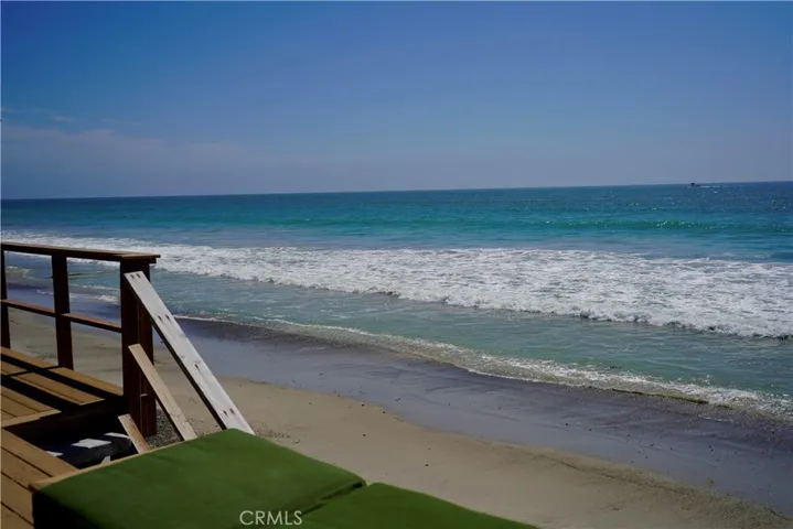 SANDY BEACH IN FRONT OF HOUSE