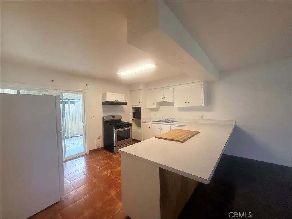 1152 N West, Anaheim, California 92801 — photo 5