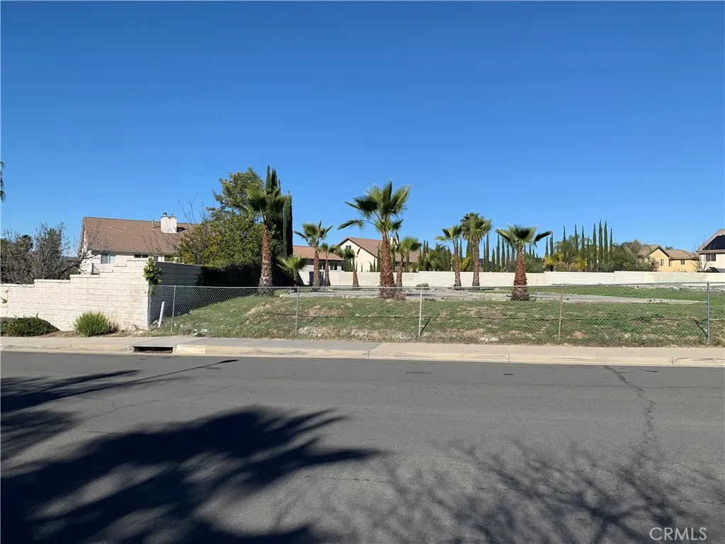 39565 Torrey Pines Rd