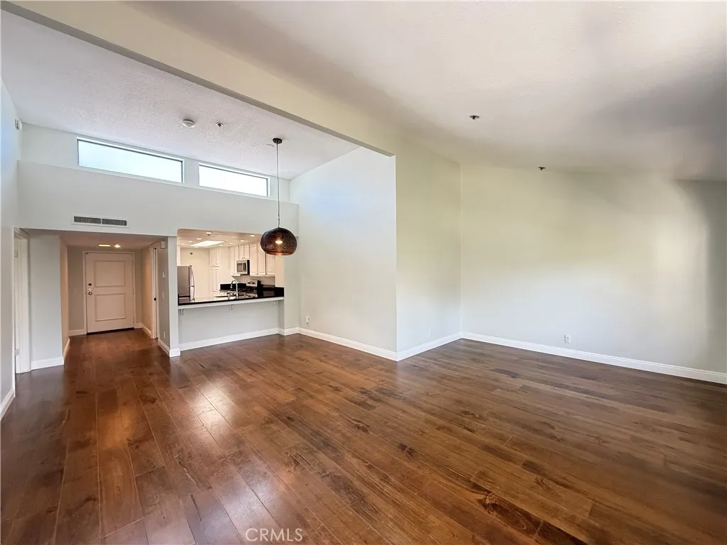 260 Cagney Ln