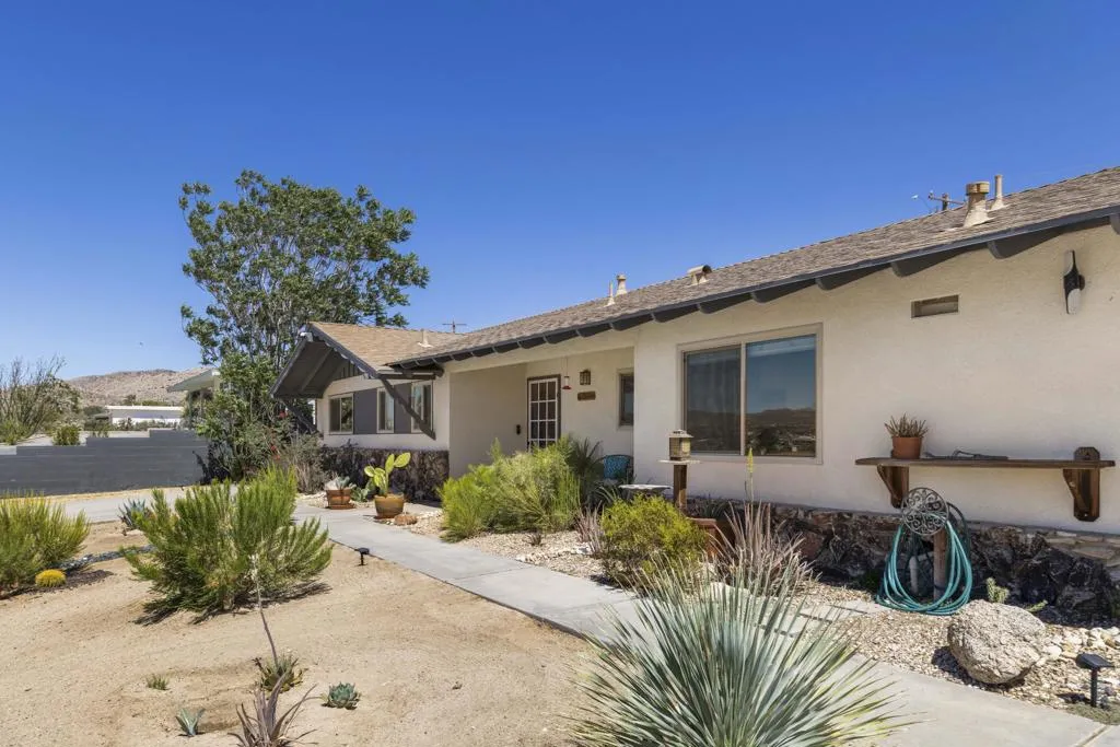 57530 Warren Way, Yucca Valley, California 92284 — photo 4