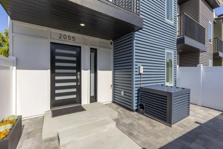 4-web-or-mls-2055 S El Camino Real-4