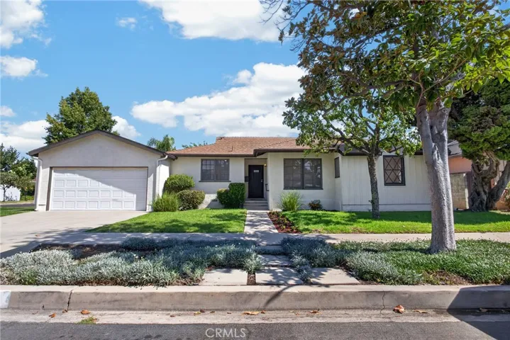 19121 Hartland, Reseda, California 91335 — photo 4