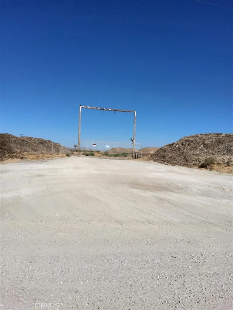 255 W Avenue N, Palmdale, California 93551 — photo 5