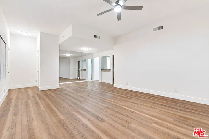 134 S Elm Drive 104, Beverly Hills, California 90212 — photo 4