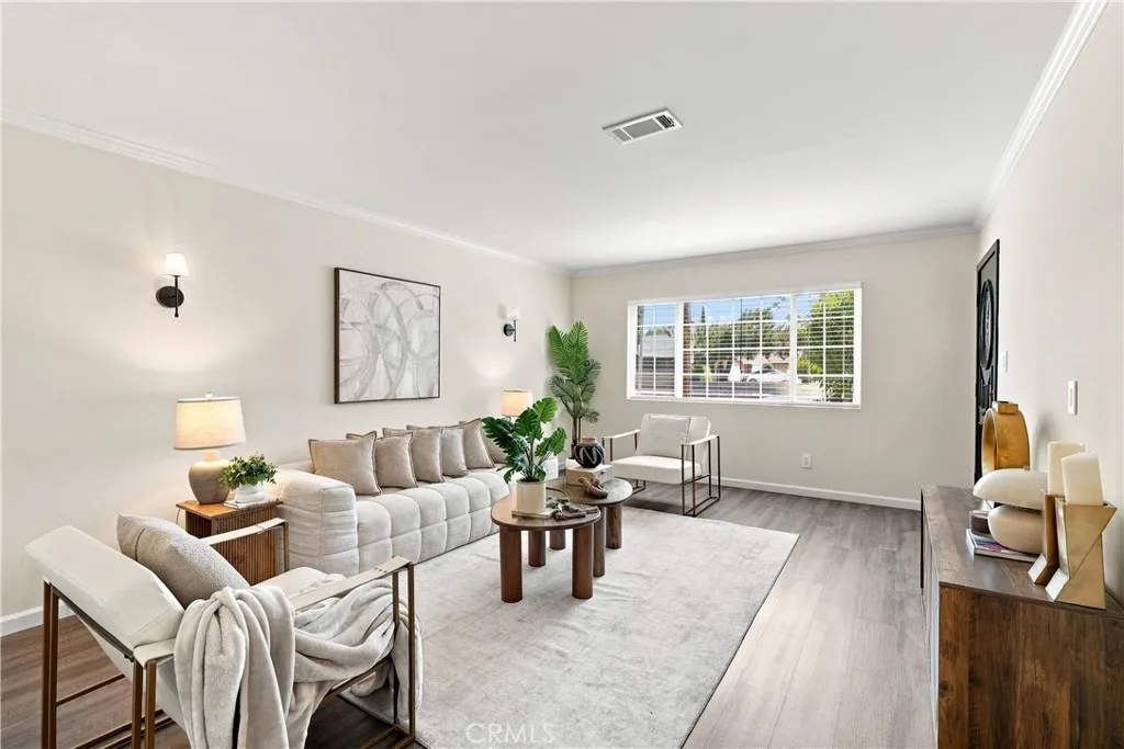 7635 Fallbrook, West Hills, California 91304 — photo 4