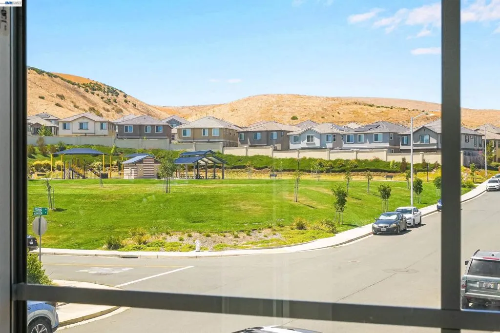 3001 Aragon Dr, Pittsburg, California 94565 — photo 5