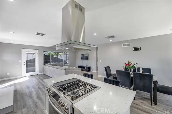 19221 Napa, Northridge, California 91324 — photo 4