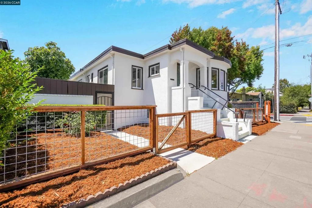 1300 Kains Ave, Berkeley, California 94702 — photo 4