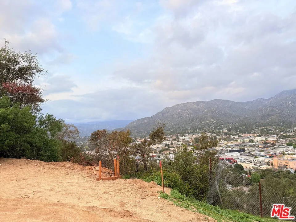 9727 N Estaban Way, Tujunga, California 91042 — photo 5
