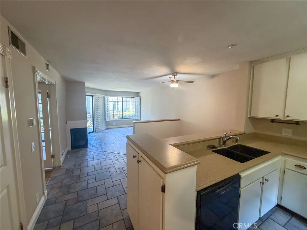 700 E Lake 67, Orange, California 92866 — photo 4
