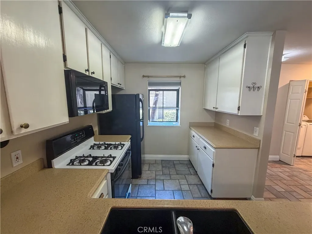 700 E Lake 67, Orange, California 92866 — photo 5