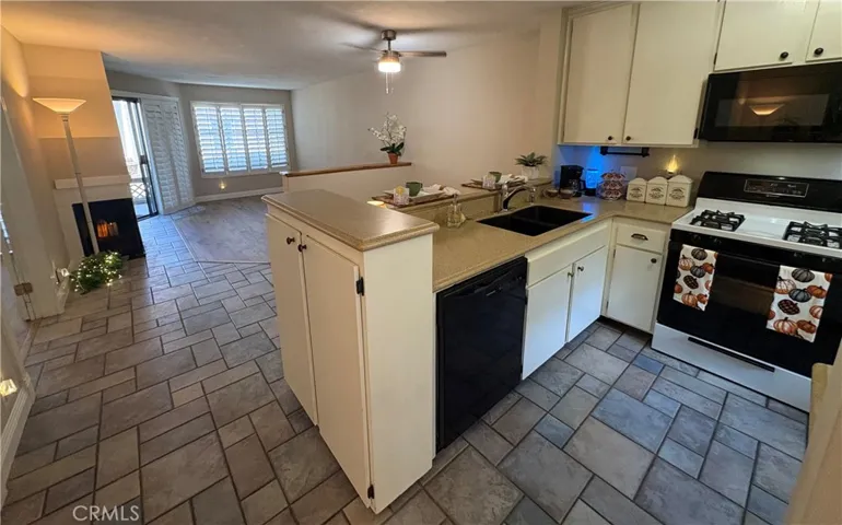 700 E Lake 67, Orange, California 92866 — photo 5