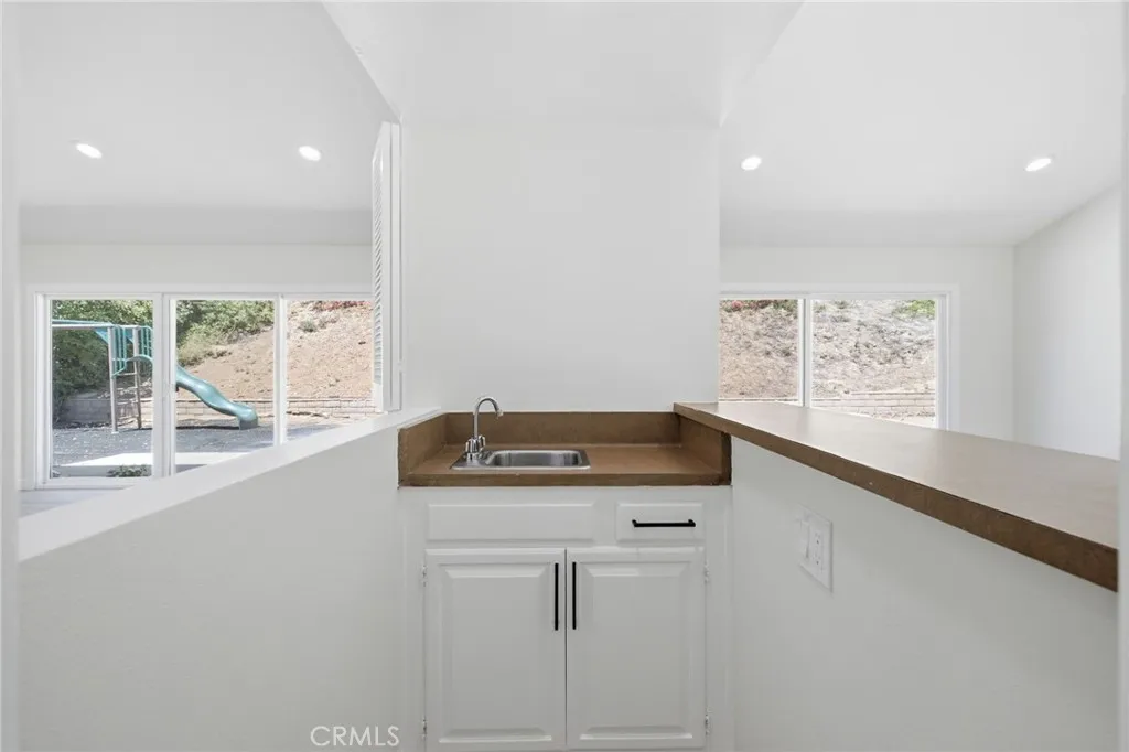 Wet bar area