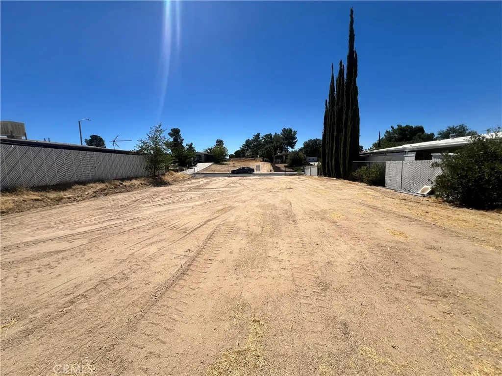 14005 Victoria Drive, Victorville, California 92395 — photo 5