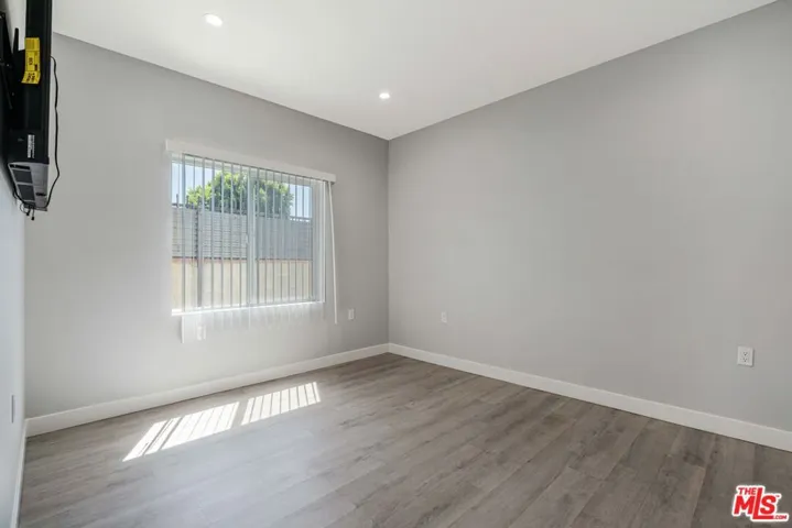 8224 Vanscoy Avenue, Los Angeles, California 91605 — photo 4