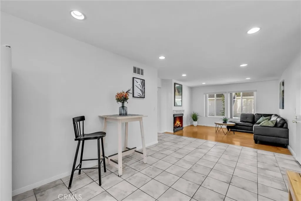 2142 W Liverpool Lane, Anaheim, California 92804 — photo 5
