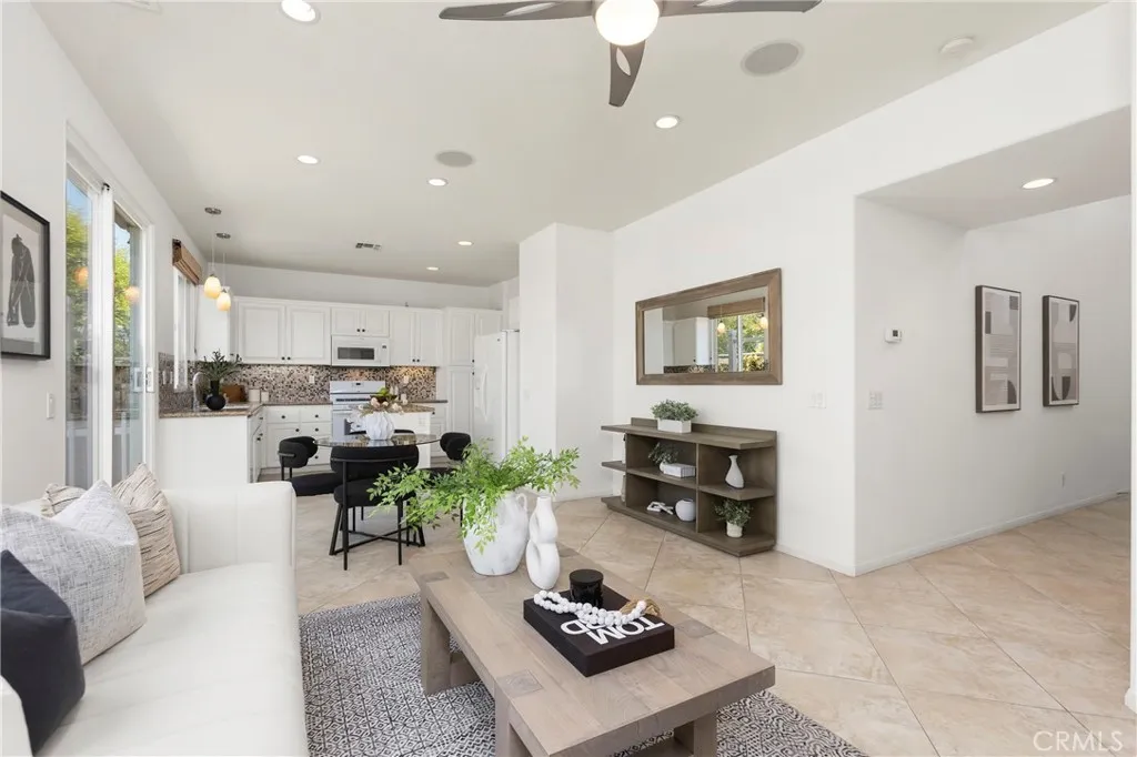 223 Sparkleberry Avenue, Orange, California 92865 — photo 4