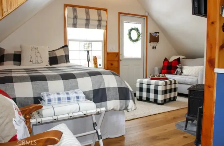 Mountain vibes, cottage feel! Upstairs/guest quarters.