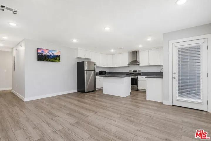 12000 Runnymede Street 1, North Hollywood, California 91605 — photo 4