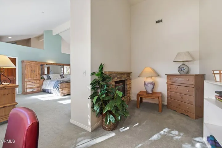38-web-or-mls-Upmarketmedia_10995Alt-119
