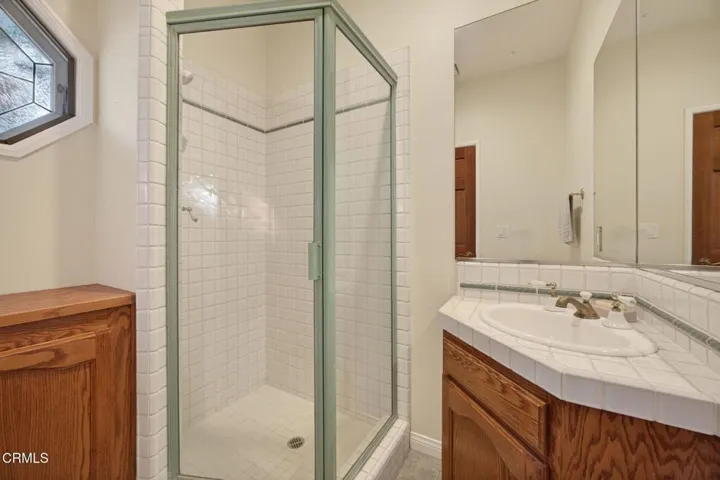 52-web-or-mls-Upmarketmedia_10995Alt-163