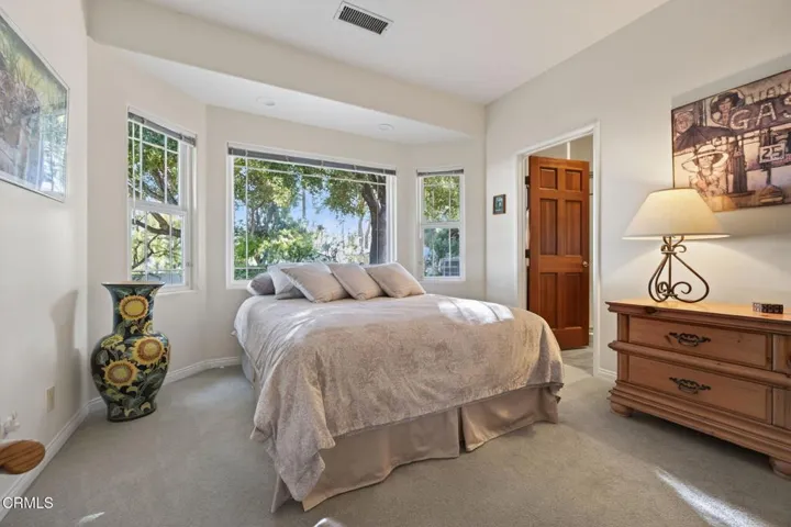 51-web-or-mls-Upmarketmedia_10995Alt-161