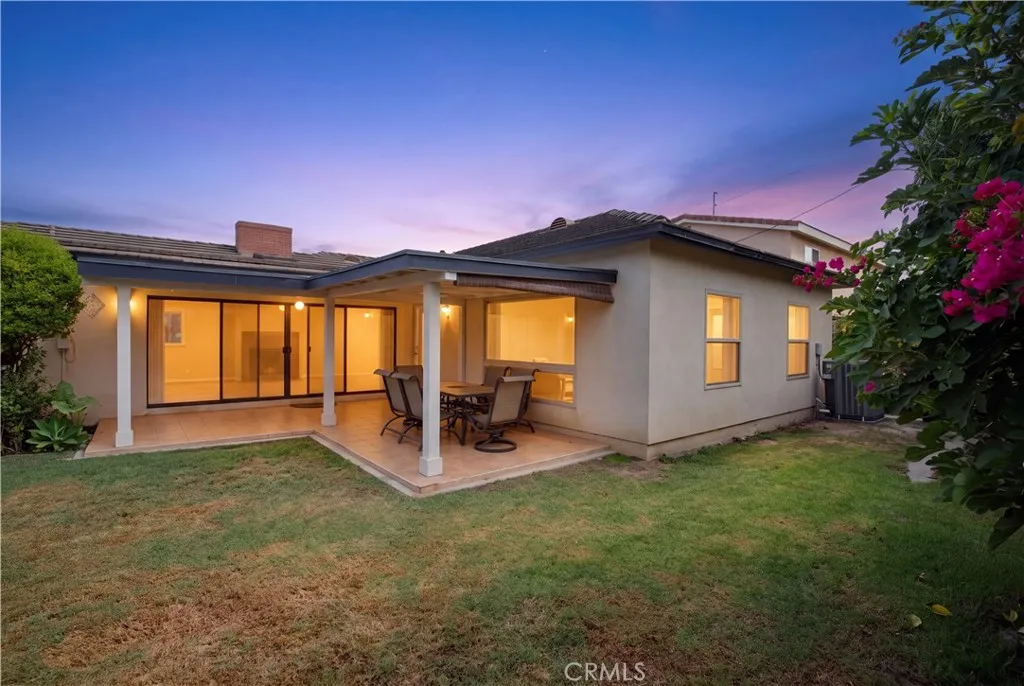 10439 Haledon, Downey, California 90241 — photo 4