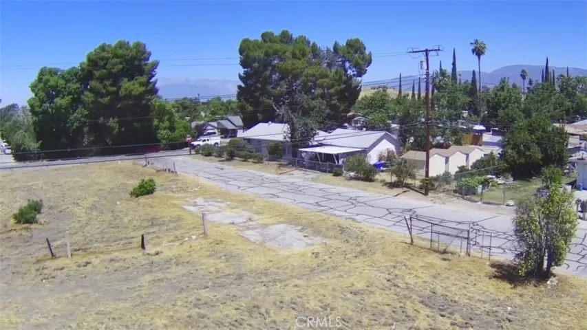 25237 Bessant St, San Bernardino, California 92404 — photo 4
