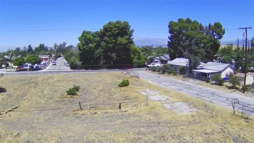 25237 Bessant St, San Bernardino, California 92404 — photo 5