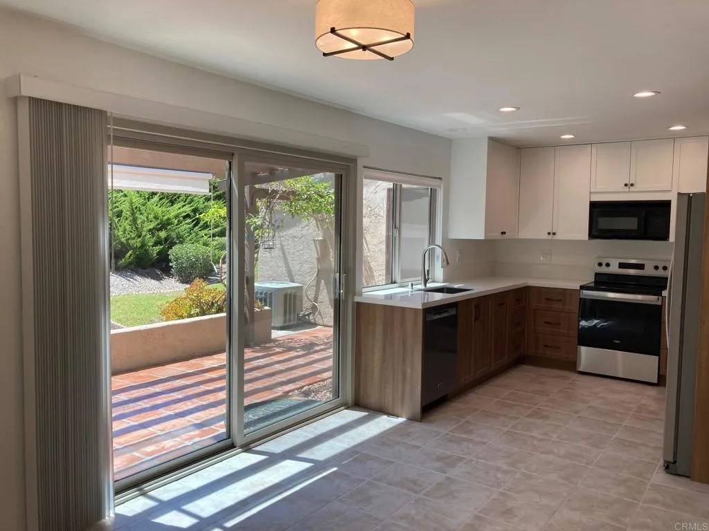 17463 Plaza Dolores, San Diego, California 92128 — photo 4