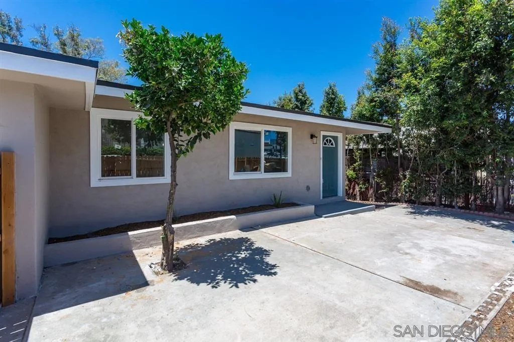 3844 46 49th St