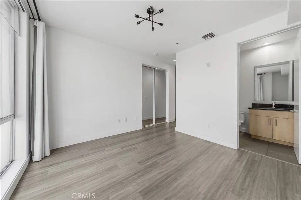 gallery-image 4