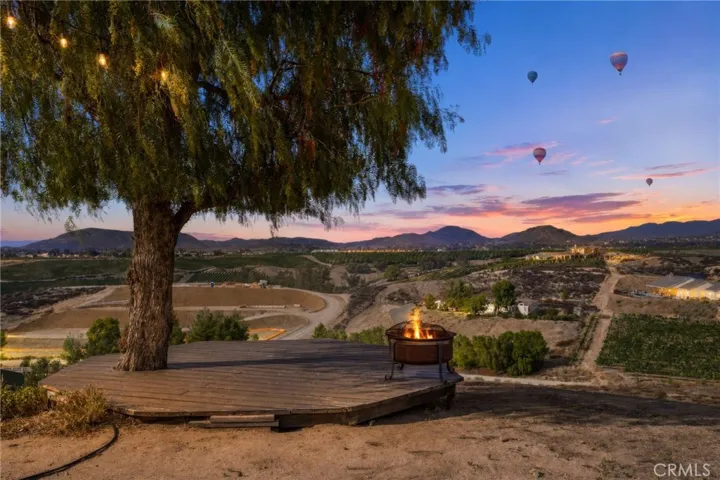 virtual twilight & balloons