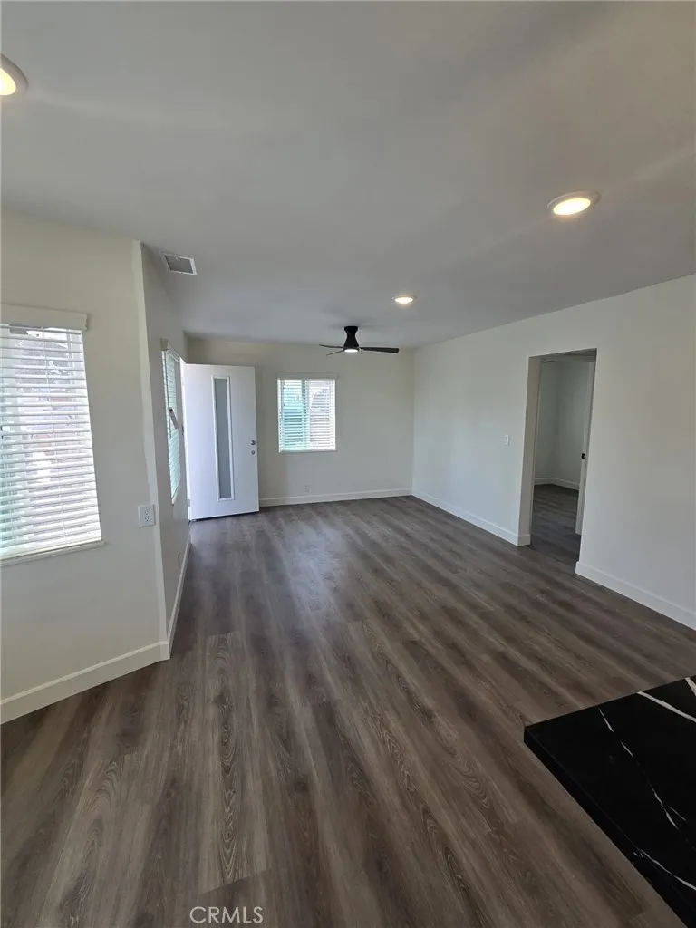 15417 15419 Tuba Street, Los Angeles, California 91345 — photo 4