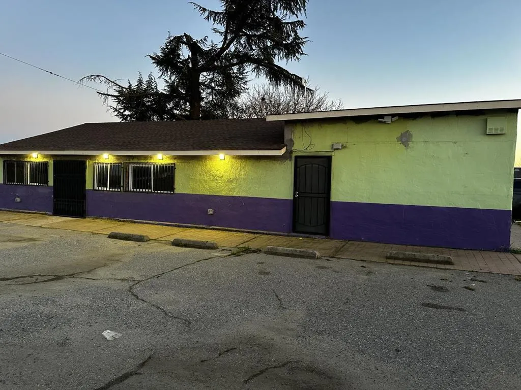 20860 Ave