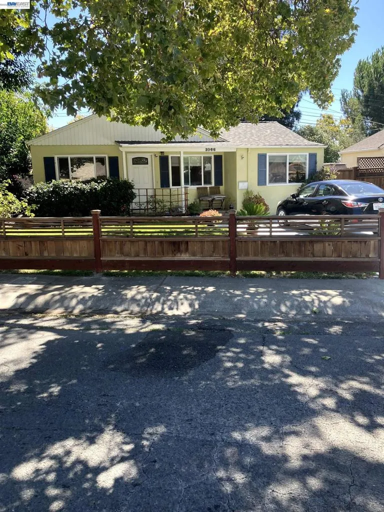 1066 Maple Ave