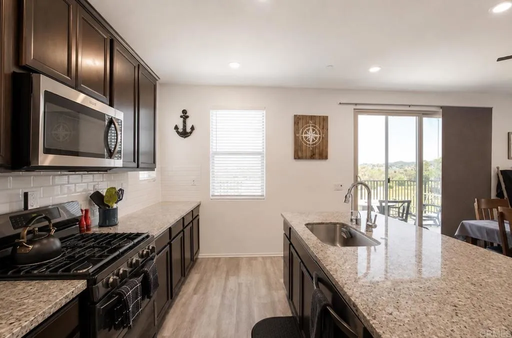 1525 Wildgrove Ave, Vista, California 92081 — photo 4