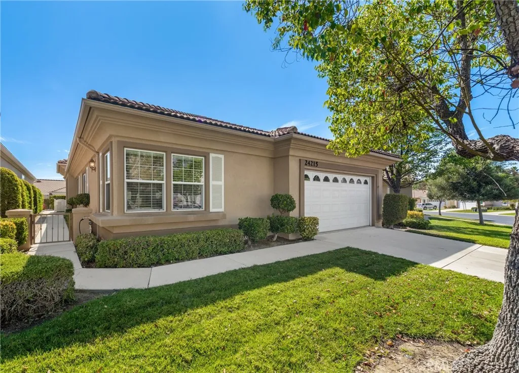 24215 Via Llano