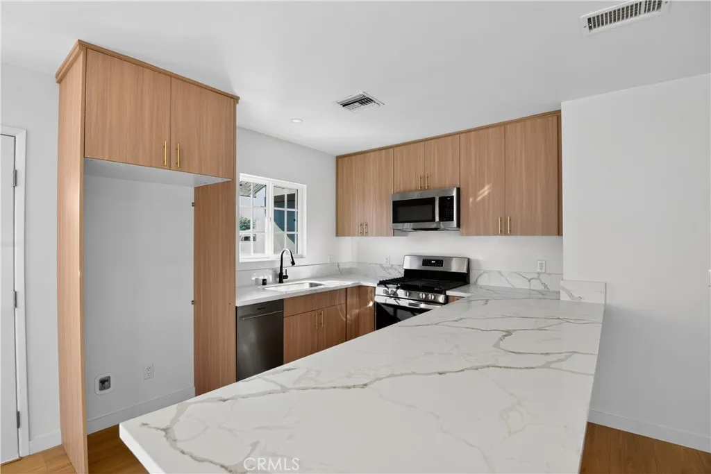 16682 E Greenhaven, Covina, California 91722 — photo 5