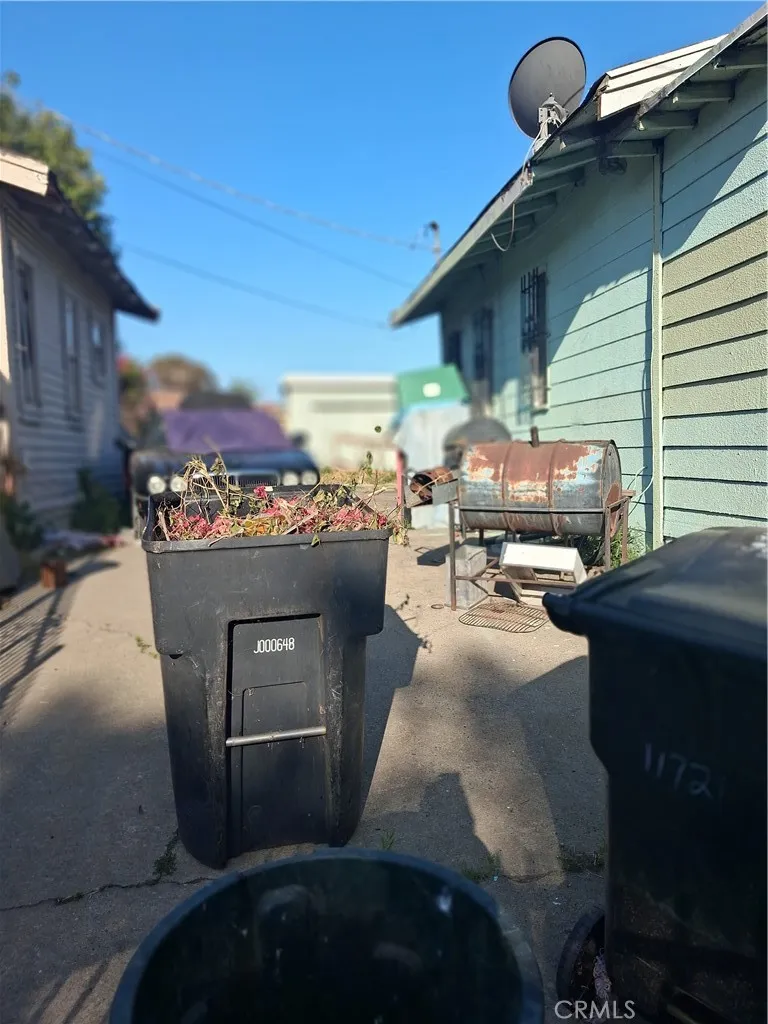 11720 S San Pedro, Los Angeles, California 90061 — photo 4