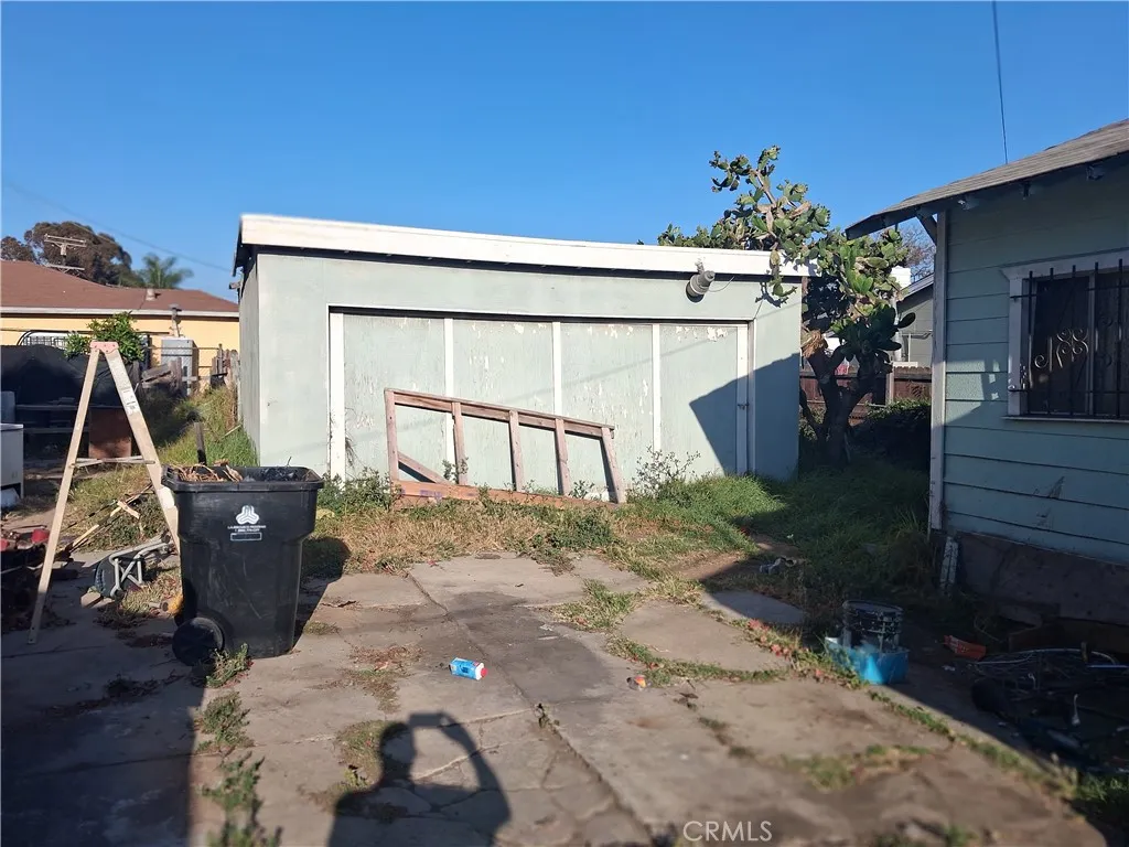 11720 S San Pedro, Los Angeles, California 90061 — photo 5