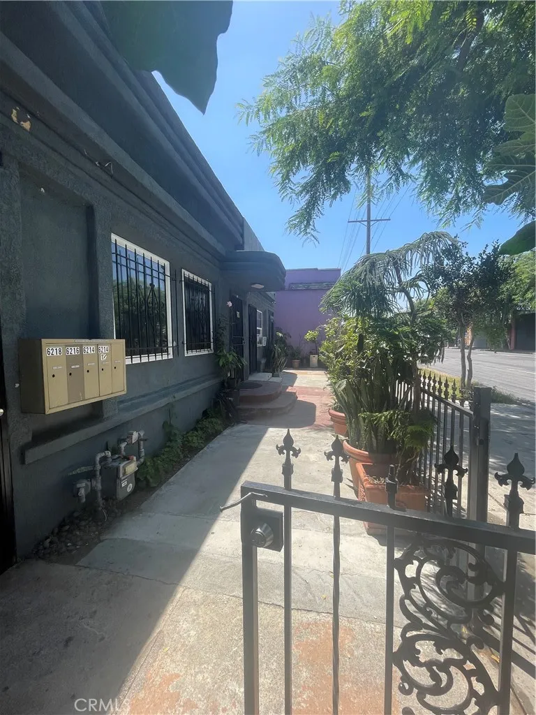 6214 S Western, Los Angeles, California 90047 — photo 5